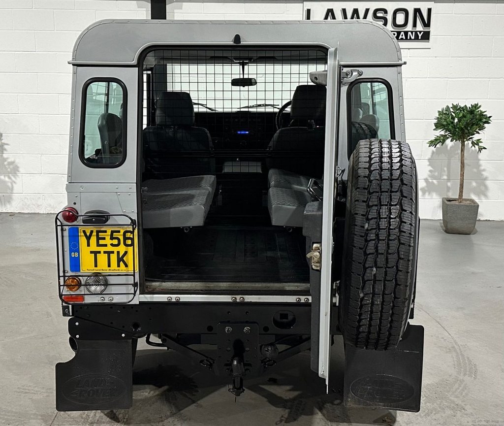 USED 2006 56 LAND ROVER DEFENDER 2.5 TD5 County Hard Top SUV Diesel Manual SWB (282 g/km, 120 bhp) 
