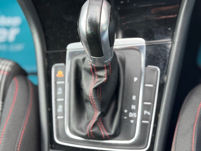 2017 Volkswagen Golf 2L GTI 5dr - Photo 6