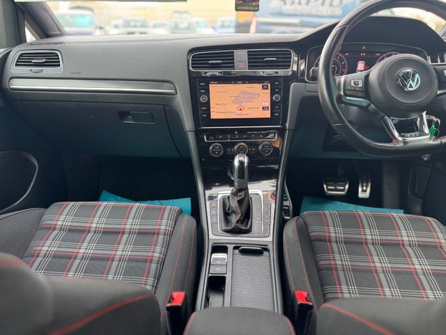 2017 Volkswagen Golf 2L GTI 5dr - Photo 2