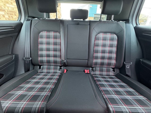 2017 Volkswagen Golf 2L GTI 5dr - Photo 5