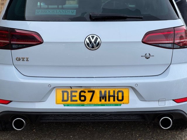 2017 Volkswagen Golf 2L GTI 5dr - Photo 8