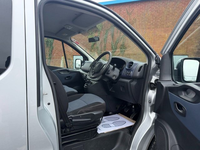 2019 VAUXHALL VIVARO - Photo 12