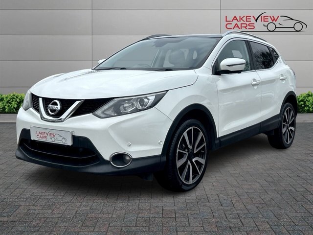 2014 Nissan Qashqai 1.5 dCi Tekna SUV 5dr Diesel Manual 2WD Euro 5 (s/s) (110 ps) photo