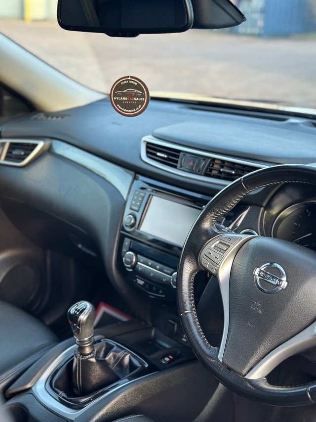 View our NISSAN X-TRAIL