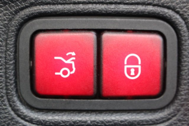 2017 MERCEDES-BENZ C-CLASS 2.1 C250d AMG Line (Premium Plus) Coupe 2dr Diesel G-Tronic+ 4MATIC Euro 6 (s/s) (204 ps) - Photo 9