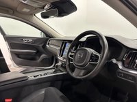 USED 2019 19 VOLVO V60 CROSS COUNTRY 2.0 D4 Estate 5dr Diesel Auto AWD Euro 6 (s/s) (190 ps) VOLVO  AWD Cross Country D4 Estate Automatic Euro 6 190 BHP Deployable Towbar Apple Play Android Phone Intergration , Winter Pack