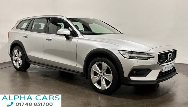 View our Volvo V60 Cross Country 2.0 D4 Estate 5dr Diesel Auto AWD Euro 6 (s/s) (190 ps)
