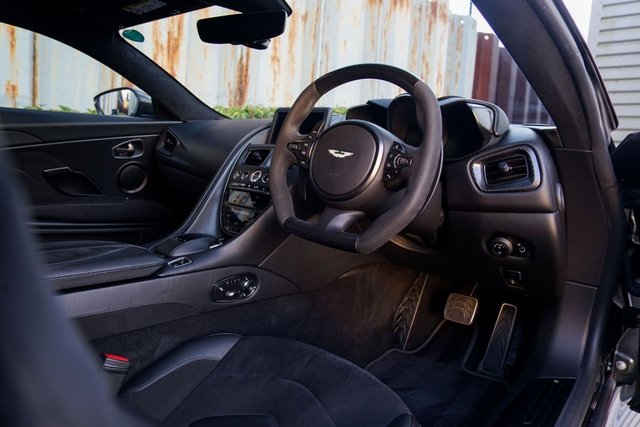 2019 Aston Martin Dbs 5.2L Superleggera 2dr - Photo 4