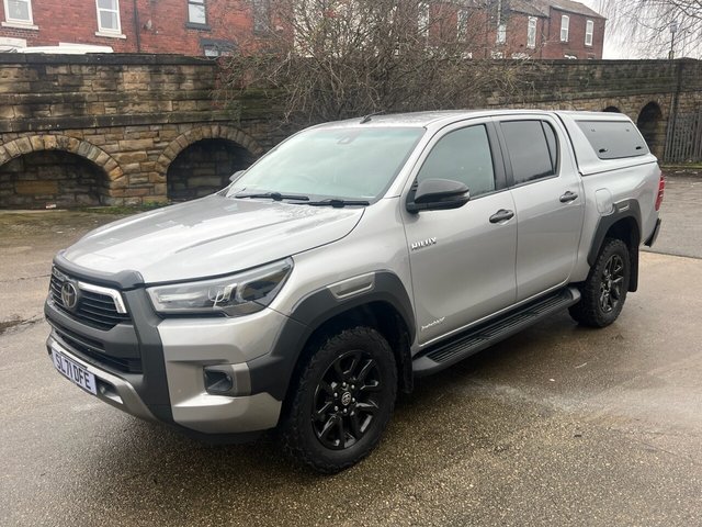 2021 TOYOTA HI-LUX 2.8 D-4D Invincible X Pickup Double Cab 4dr Diesel Manual 4WD Euro 6 (s/s) (204 ps) - Photo 2