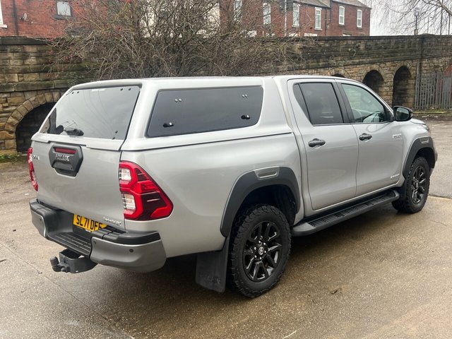 2021 TOYOTA HI-LUX 2.8 D-4D Invincible X Pickup Double Cab 4dr Diesel Manual 4WD Euro 6 (s/s) (204 ps) - Photo 3