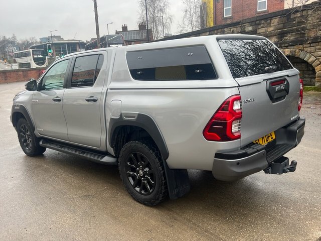 2021 TOYOTA HI-LUX 2.8 D-4D Invincible X Pickup Double Cab 4dr Diesel Manual 4WD Euro 6 (s/s) (204 ps) - Photo 4