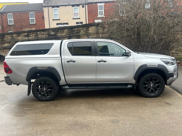 2021 TOYOTA HI-LUX 2.8 D-4D Invincible X Pickup Double Cab 4dr Diesel Manual 4WD Euro 6 (s/s) (204 ps) - Photo 5
