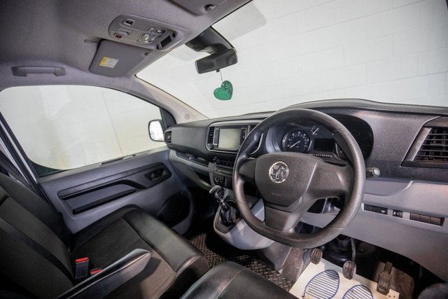 2019 Vauxhall Vivaro 1.5L Dynamic 6dr - Photo 2