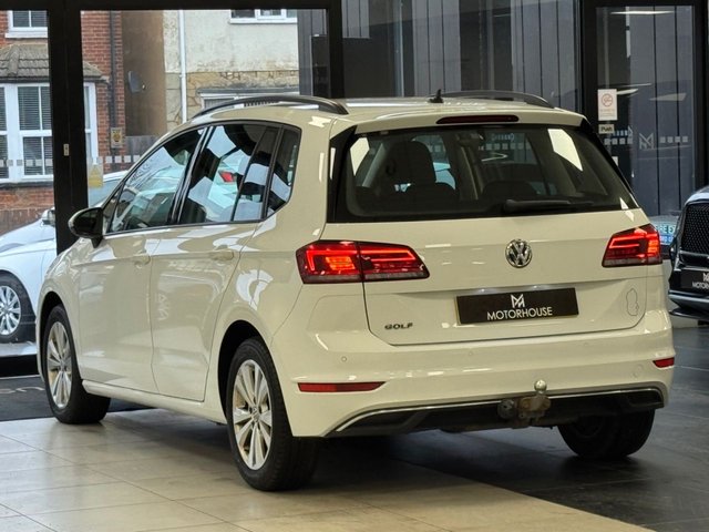 2018 VOLKSWAGEN GOLF SV - Photo 2