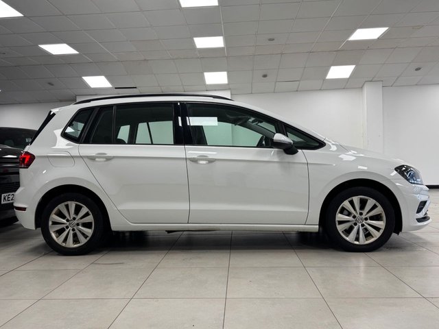 2018 VOLKSWAGEN GOLF SV - Photo 4