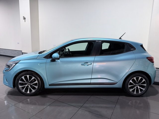 2021 RENAULT CLIO - Photo 4