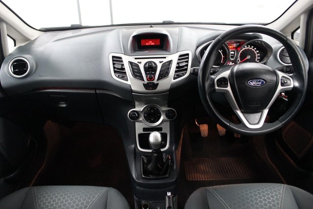 2009 FORD FIESTA - Photo 11
