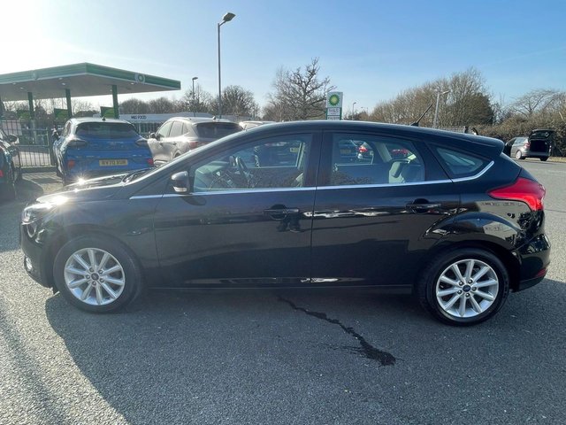 2017 Ford Focus 1L Titanium 5dr - Photo 6