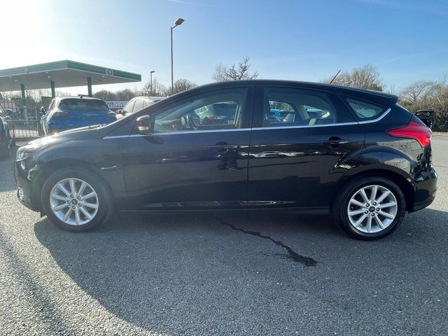 2017 Ford Focus 1L Titanium 5dr - Photo 7