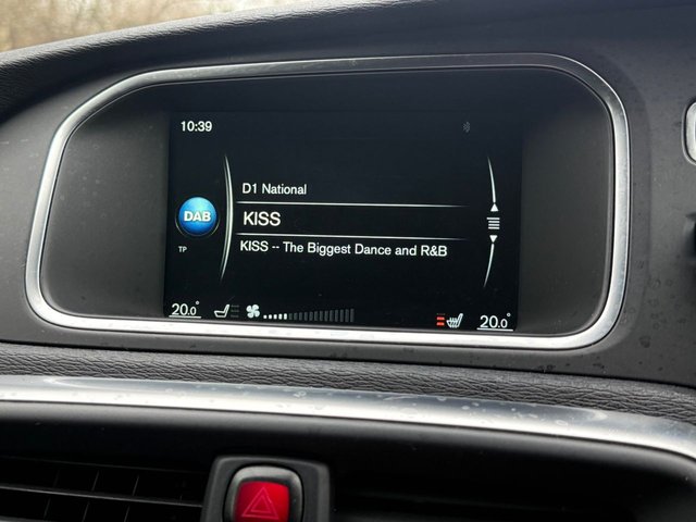 2016 Volvo V40 2L SE Lux Nav 5dr - Photo 11