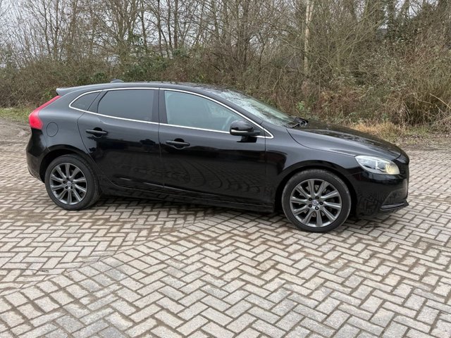 2016 Volvo V40 2L SE Lux Nav 5dr - Photo 4
