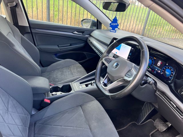 2020 Volkswagen Golf 1.5L Style 5dr - Photo 2