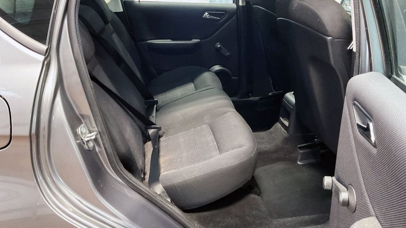 2010 Mercedes-Benz A Class in grey — photo 10 of 11