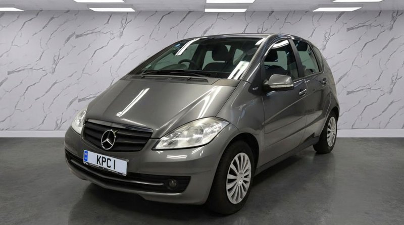 2010 Mercedes-Benz A Class in grey — photo 2 of 11
