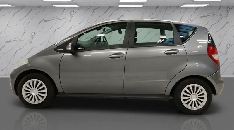 2010 Mercedes-Benz A Class in grey — photo 5 of 11