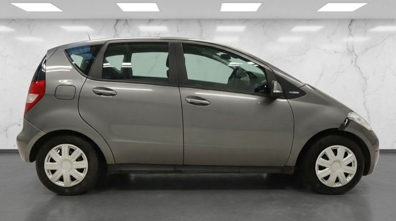 2010 Mercedes-Benz A Class in grey — photo 6 of 11