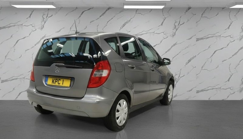 2010 Mercedes-Benz A Class in grey — photo 4 of 11
