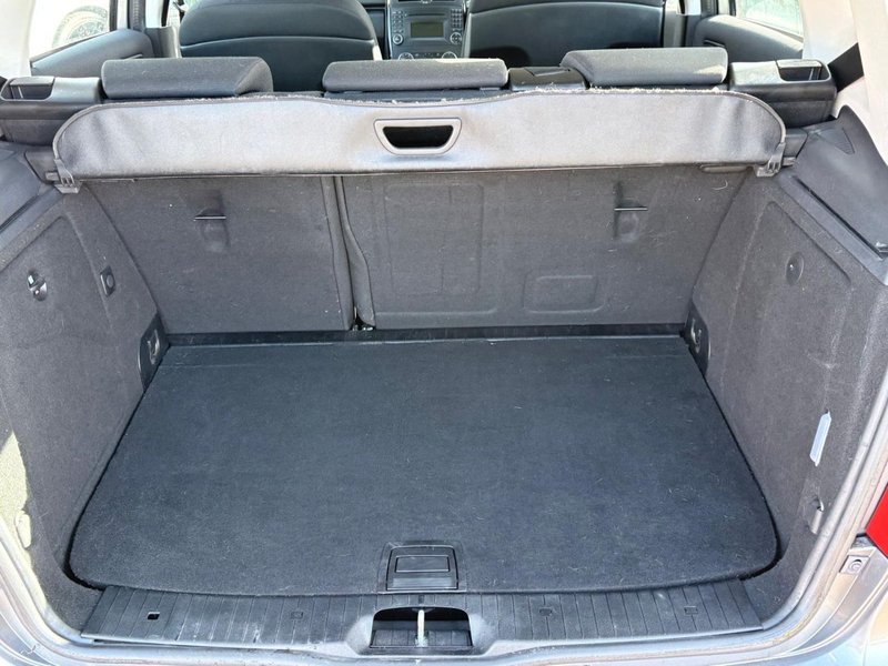 2010 Mercedes-Benz A Class in grey — photo 17 of 22