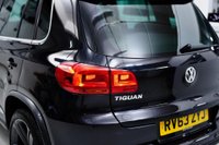 USED 2013 63 VOLKSWAGEN TIGUAN 2.0 TDI BlueMotion Tech R-Line DSG 4WD Euro 5 (s/s) 5dr PAN ROOF | LEATHER | DYNAUDIO