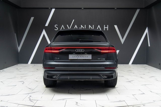2022 AUDI Q8 - Photo 11