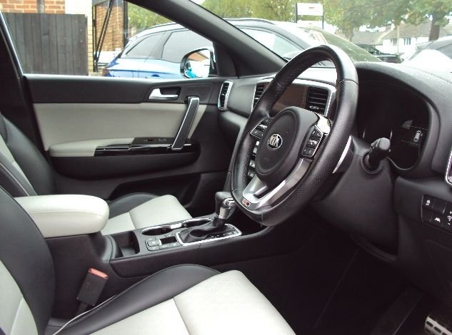 View our KIA SPORTAGE
