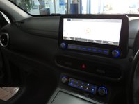 USED 2021 71 HYUNDAI KONA 64kWh Premium SUV 5dr Electric Auto (10.5kW Charger) (204 ps) SAT NAV CAMERA 300 MILE RANGE 1 OWNER SERVICE HISTORY HYUNDIA WARRANTY TILL OCT 2026