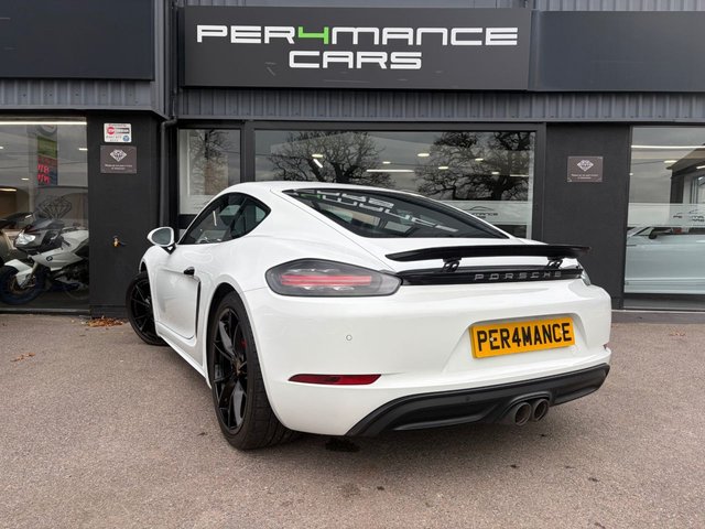 2021 PORSCHE 718 CAYMAN - Photo 2