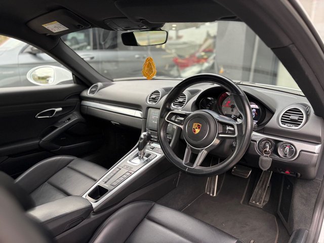 2021 PORSCHE 718 CAYMAN - Photo 5