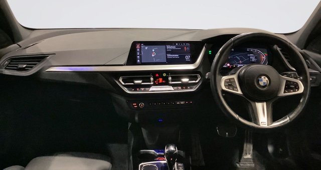 2021 BMW 1 Series 1.5L M Sport 5dr - Photo 2