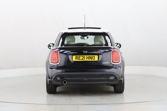 2021 MINI Hatch 1.5L Cooper Exclusive 5dr - Photo 11