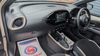 USED 2022 72 TOYOTA AYGO X 1.0 VVT-i Edge Hatchback 5dr Petrol x-shift Euro 6 (s/s) (72 ps) *** LOW MILEAGE - AUTO - SAT NAV - CRUISE ***