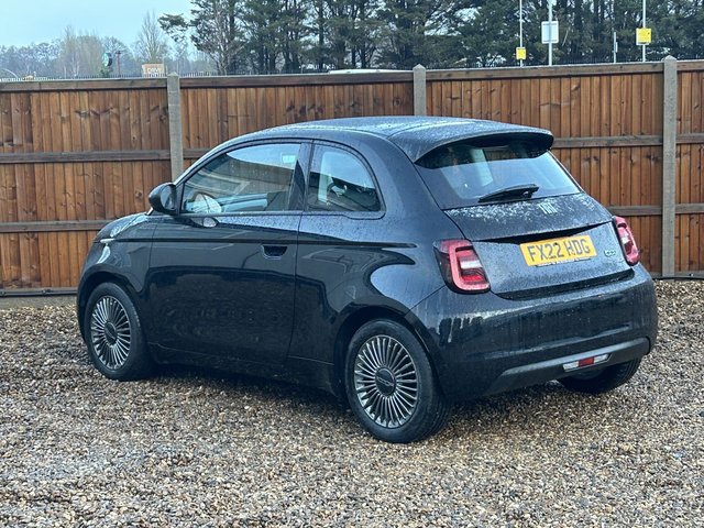 2022 FIAT 500E - Photo 3