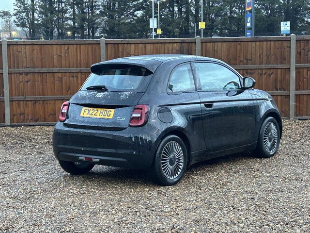 2022 FIAT 500E - Photo 5