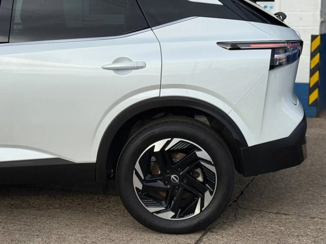 2025 NISSAN QASHQAI 1.3 DIG-T MHEV N-Connecta SUV 5dr Petrol Hybrid Manual Euro 6 (s/s) (140 ps) - Photo 3