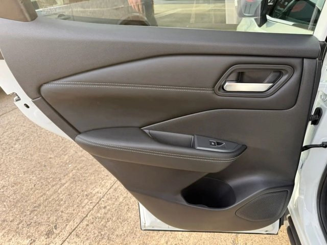 2025 NISSAN QASHQAI 1.3 DIG-T MHEV N-Connecta SUV 5dr Petrol Hybrid Manual Euro 6 (s/s) (140 ps) - Photo 4