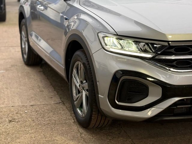 2022 VOLKSWAGEN T-ROC 1.5 TSI R-Line SUV 5dr Petrol Manual Euro 6 (s/s) (150 ps) - Photo 9