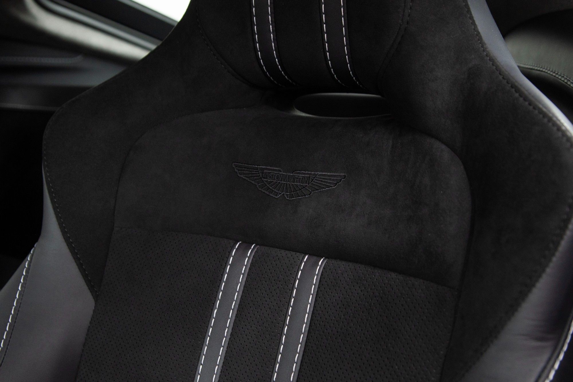 USED 2022 71 ASTON MARTIN VANTAGE 4.0 V8 Coupe 2dr  