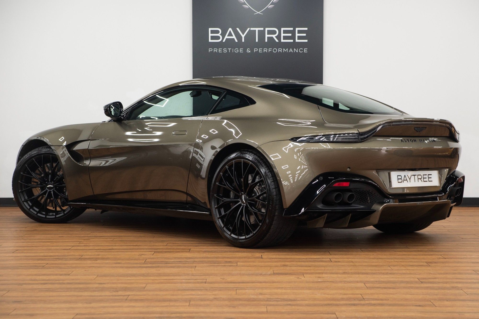 USED 2022 71 ASTON MARTIN VANTAGE 4.0 V8 Coupe 2dr  