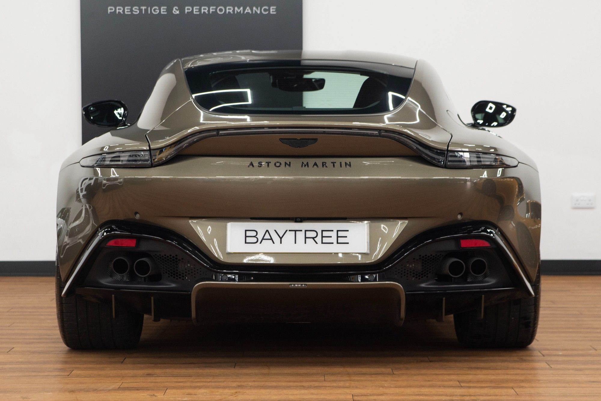 USED 2022 71 ASTON MARTIN VANTAGE 4.0 V8 Coupe 2dr  