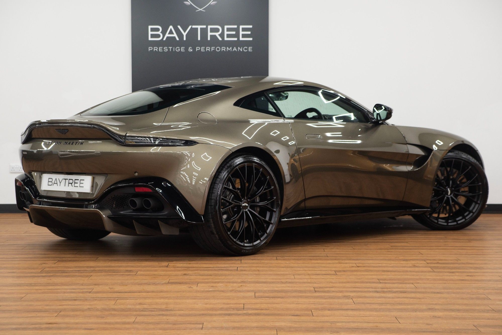 USED 2022 71 ASTON MARTIN VANTAGE 4.0 V8 Coupe 2dr  